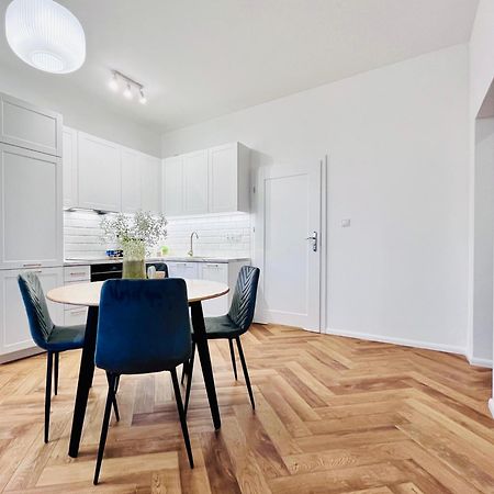 Apartamenty Kamienica Centrum - 1 Maja Lubin  Bagian luar foto