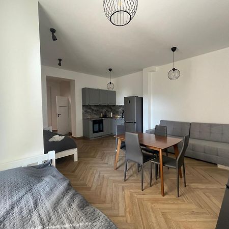 Apartamenty Kamienica Centrum - 1 Maja Lubin  Bagian luar foto