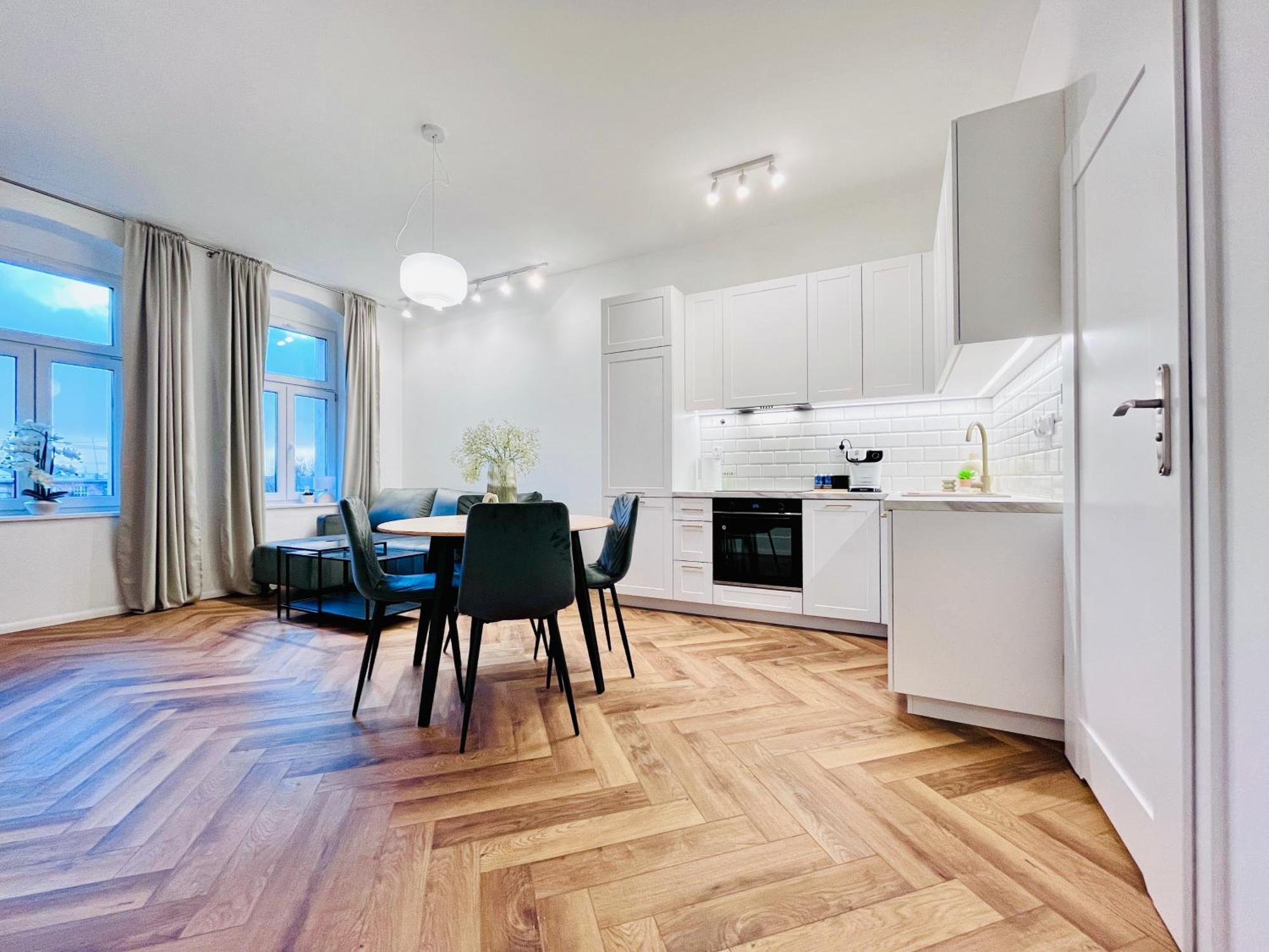 Apartamenty Kamienica Centrum - 1 Maja Lubin  Bagian luar foto