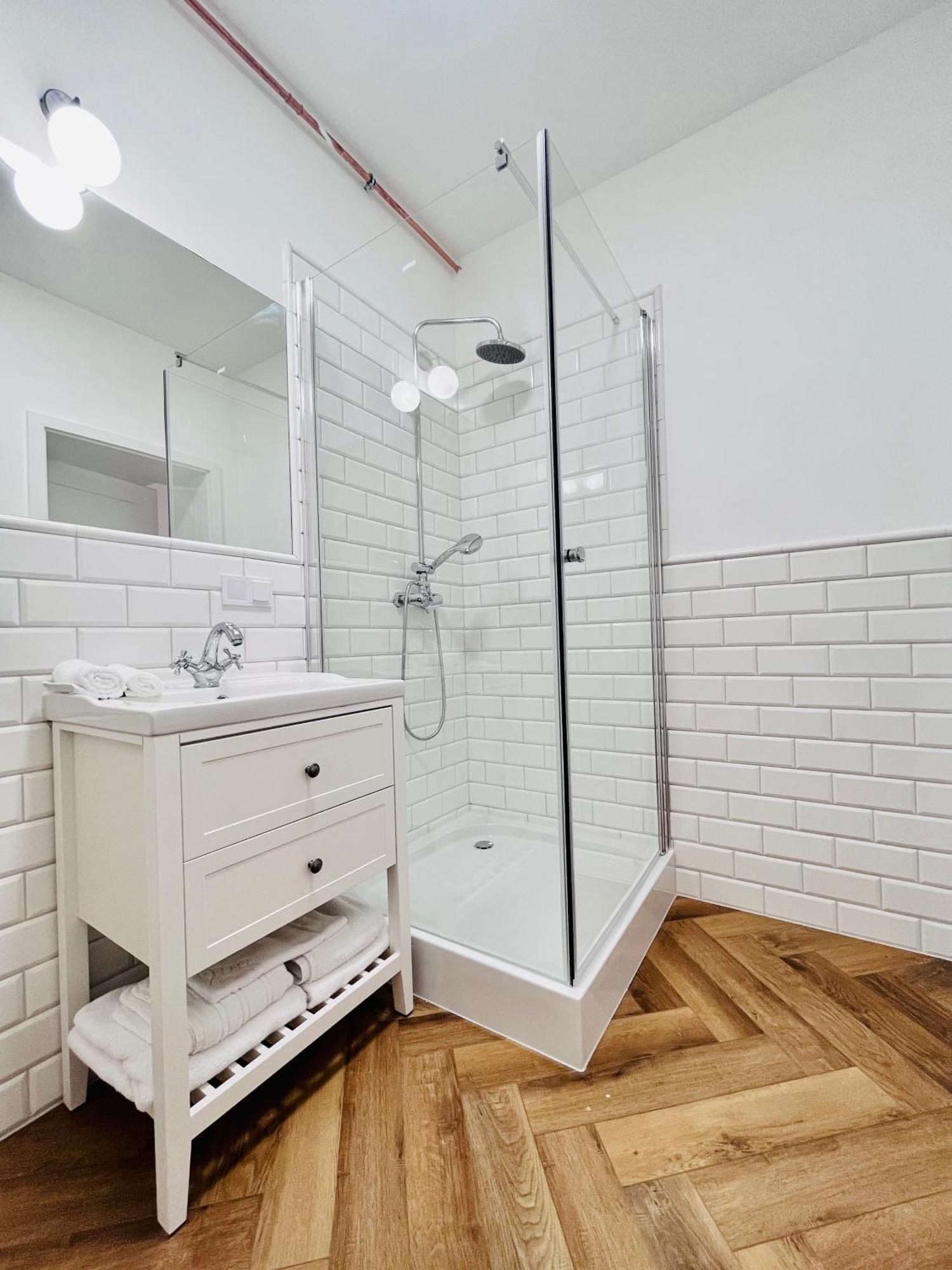Apartamenty Kamienica Centrum - 1 Maja Lubin  Bagian luar foto