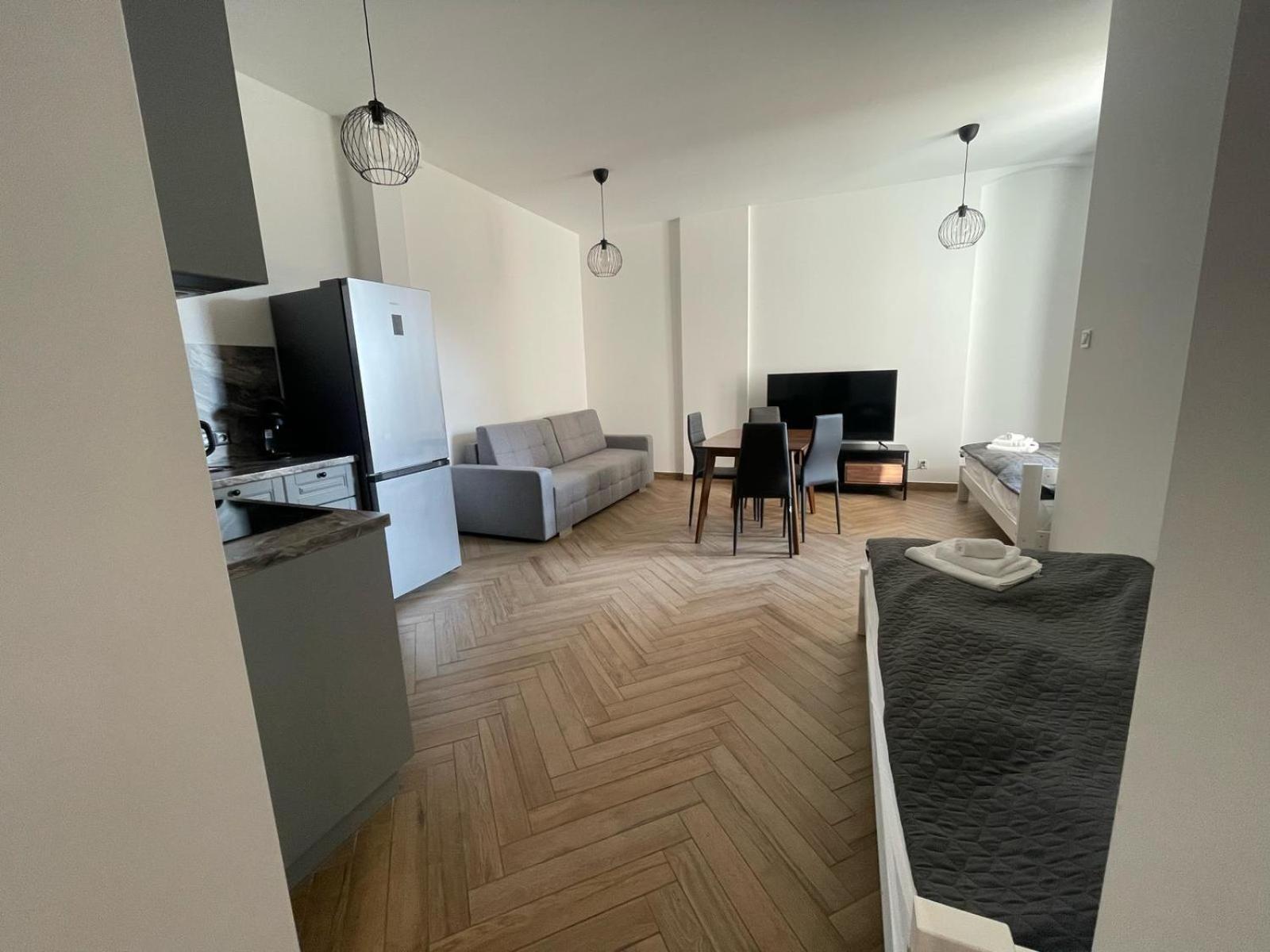 Apartamenty Kamienica Centrum - 1 Maja Lubin  Bagian luar foto